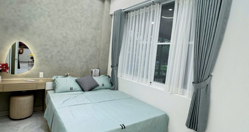 ban can ho ground house sky 3 19 810x430 - Cần bán căn hộ Ground House Sky Garden 3. DT 130m2 Nội thất mới- 3 Phòng-3wc- Sân vườn rộng- Giá 9.590 Tỷ