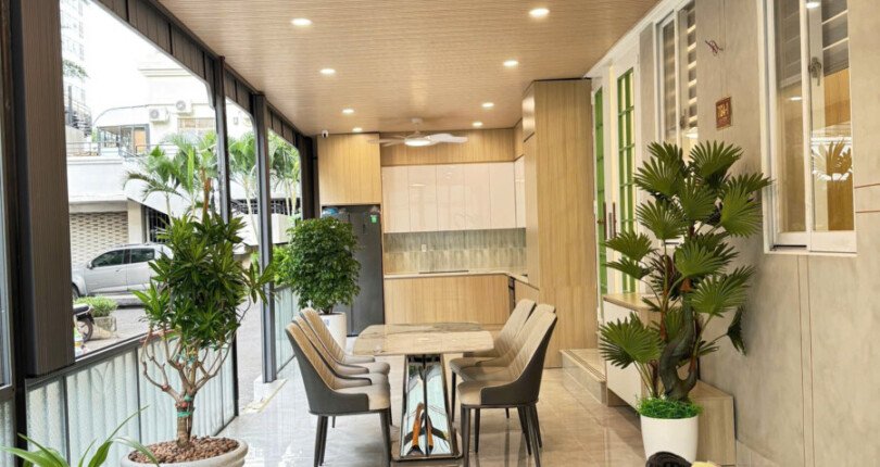 ban can ho ground house sky 3 21 810x430 - Cần bán căn hộ Ground House Sky Garden 3. DT 130m2 Nội thất mới- 3 Phòng-3wc- Sân vườn rộng- Giá 9.590 Tỷ