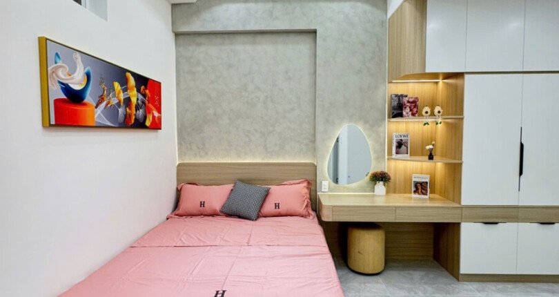 ban can ho ground house sky 3 23 810x430 - Cần bán căn hộ Ground House Sky Garden 3. DT 130m2 Nội thất mới- 3 Phòng-3wc- Sân vườn rộng- Giá 9.590 Tỷ