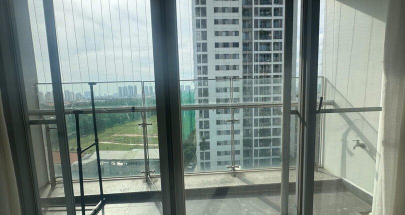 ban cong phong khach can ho 1 810x430 - Giá mua bán căn hộ 3pn tháp D chung cư Green Valley phường Tân Mỹ T8/2025