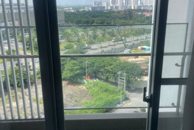 ban-cong-phong-khach-can-ho