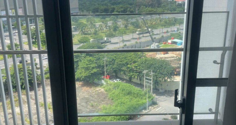 ban cong phong khach can ho 810x430 - Bán gấp căn hộ 3pn có ban công phòng khách chung cư Scenic Valley 2 phường Tân Mỹ T8/2025