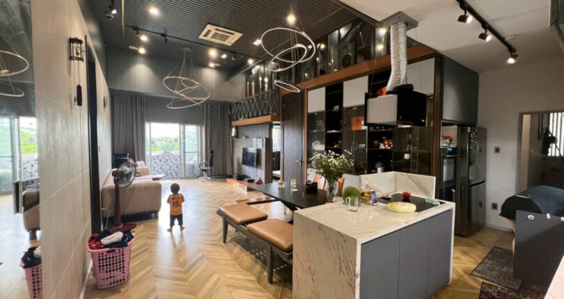 bep can ho can ban 3 810x430 - Bán căn hộ chung cư Scenic Valley 1, diện tích 129m2, giá 10.5 tỷ, trần cao, đầy đủ nội thất.