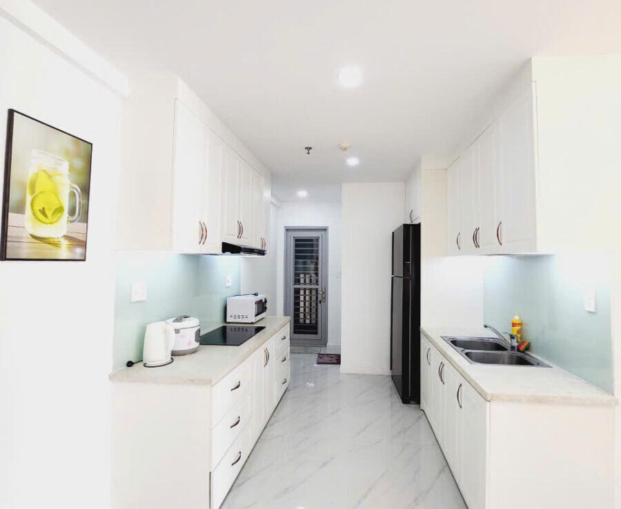 bep can ho can ban 5 900x738 - Bán căn hộ chung cư Scenic Valley 1, 03pn, giá 8.5 tỷ, đầy đủ nội thất , xem nhà dễ.