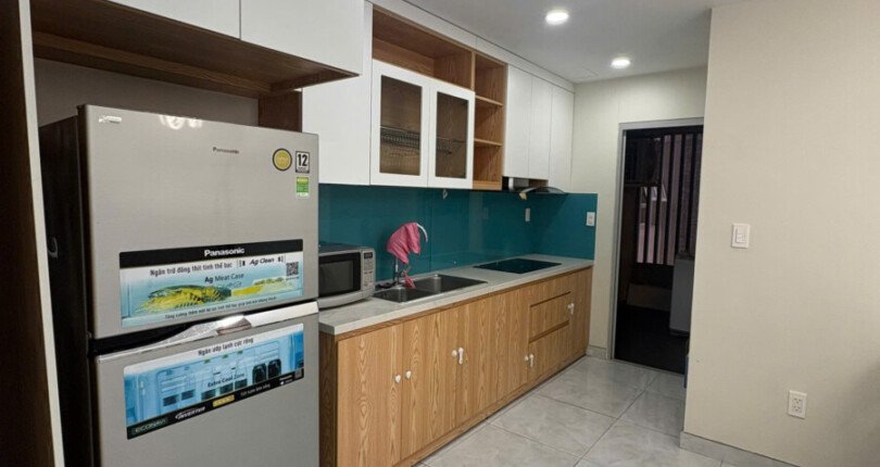bep can ho cho thue 7 810x430 - Cho thuê căn hộ chung cư Scenic Valley , 89m2, giá 24tr/tháng, view hồ bơi, nội thất đầy đủ.