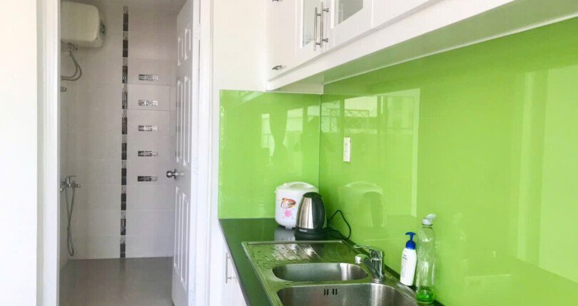 bep penthouse can ho can ban 810x430 - Bán căn hộ Penthouse chung cư Sky Garden 3, diện tích 174m2, giá 8.4 tỷ , nhà đang có hợp đồng thuê.