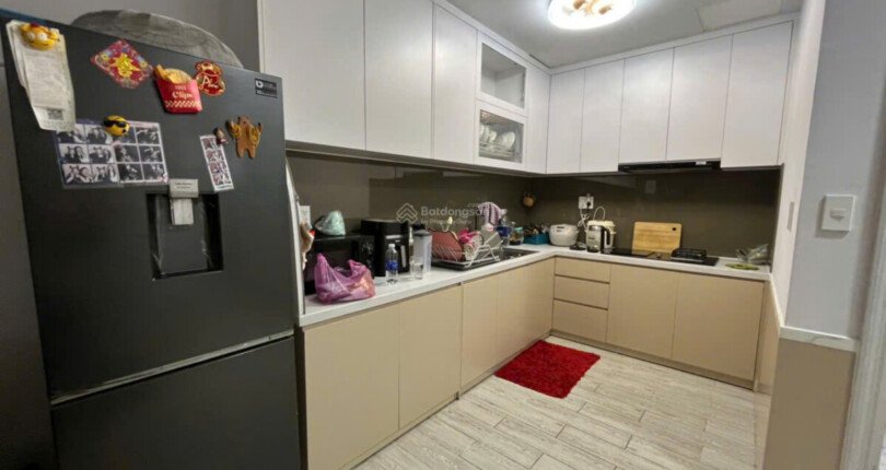 bep trong can ho ban 810x430 - Giá mua bán căn hộ 3pn tháp B chung cư Park View phường Tân Hưng T9/2025