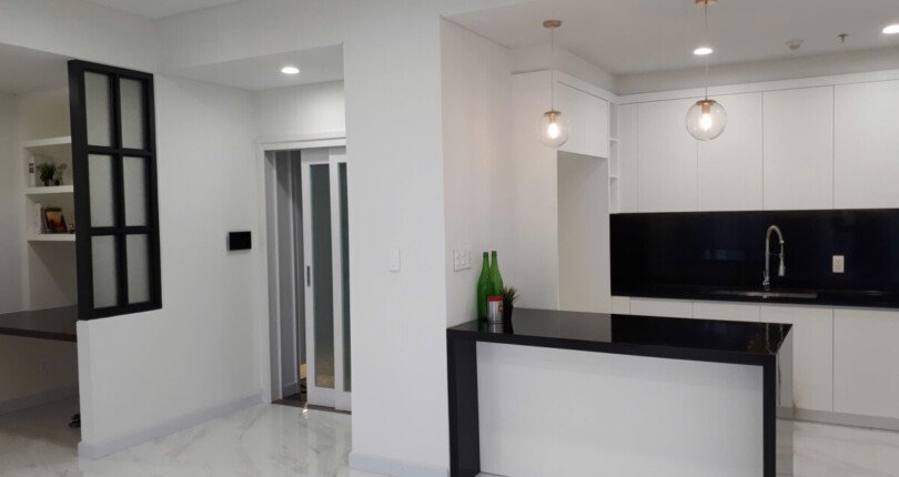can canh bep 810x430 - Bán gấp căn hộ 3pn tòa B chung cư Scenic Valley 1 view sông, lầu cao, giá 12 tỷ