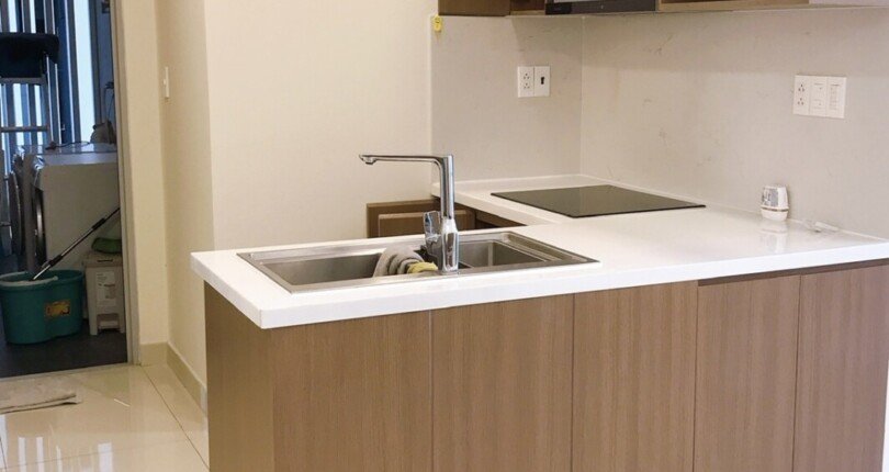 can canh bep can ho ban 810x430 - Giá mua bán căn hộ 2pn view hồ bơi tòa nhà G chung cư Scenic Valley 1 Phường Tân Mỹ T9/2025