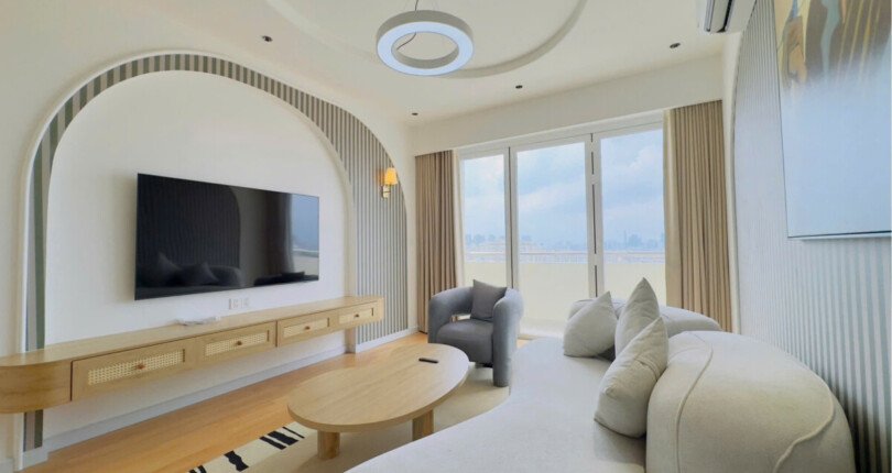 can canh phong khach 810x430 - Giá mua bán căn hộ 3pn tòa nhà A chung cư Grand View phường Tân Hưng T8/2025