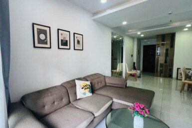 can-canh-phong-khach-can-ho-ban