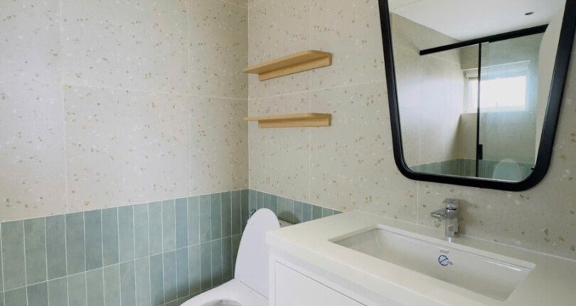 can ho ban co 2 toilet hoan thien nhu hinh 5 810x430 - Giá mua bán căn hộ 3pn tòa nhà A chung cư Grand View phường Tân Hưng T8/2025