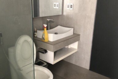 can-ho-co-2-toilet-ban