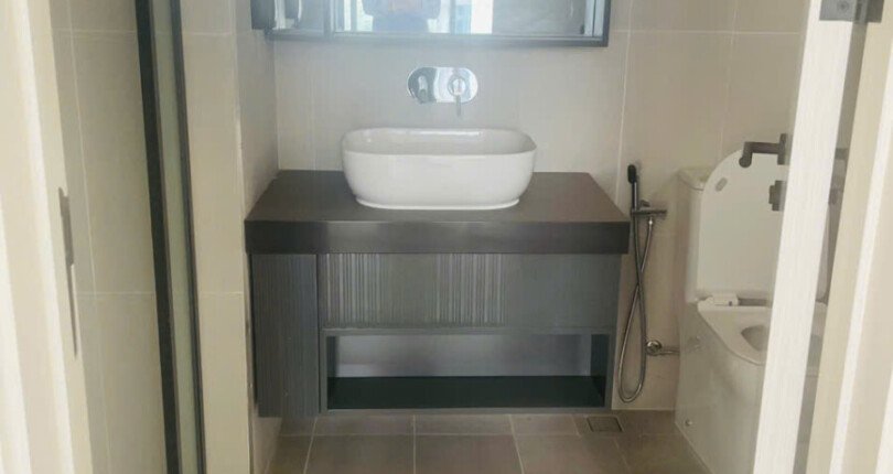 can ho co 2 toilet day du thiet bi 810x430 - Giá mua bán căn hộ 2pn tòa nhà A chung cư Cardinal Court Phú Mỹ Hưng phường Tân Mỹ T8/2025