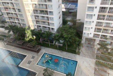 can-ho-lien-ke-ho-boi-noi-khu