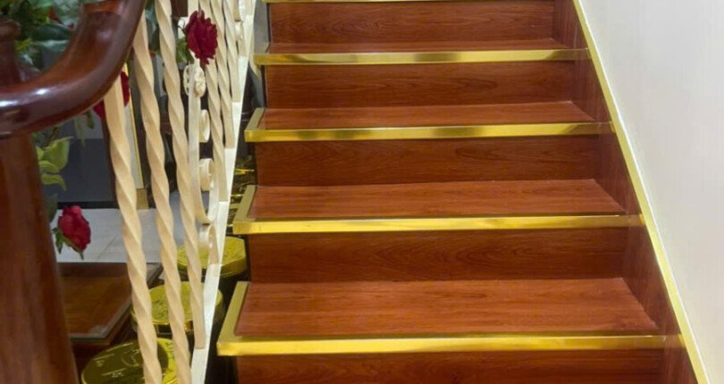 cau thang bo len lau 1 810x430 - Giá mua bán nhà Biệt thự nguyên căn số 08 Nội khu Mỹ Thái 1 phường Tân Mỹ T9/2025