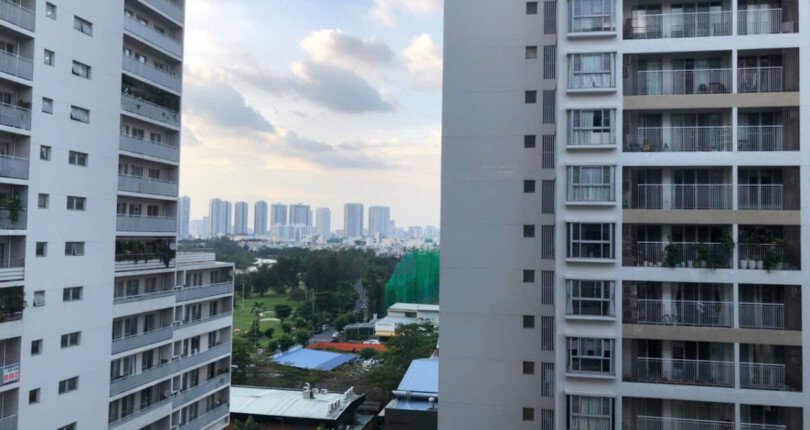 cho thue can ho scenic valley 15 810x430 - Cho thuê căn hộ Scenic Valley 1. Căn góc 77m2 Lầu cao- 2 Phòng-2wc- Nội thất đầy đủ- View hồ bơi- Giá 19 Triệu/Tháng