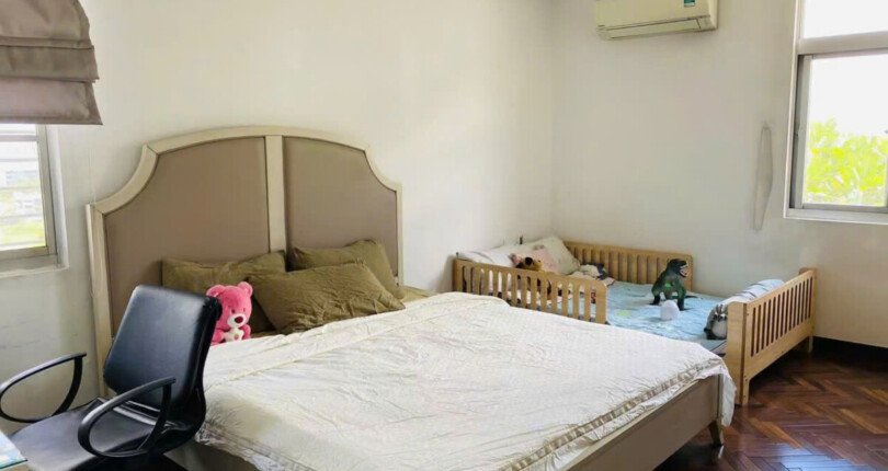 cho thue penthouse sky garden 2 14 810x430 - Cho thuê nhanh Penthouse Sky Garden 1. DT 337m2 Nhà đẹp- 2 sân vườn- 4 phòng ngủ- Nội thất cao cấp- Giá 2.300 USD/Tháng