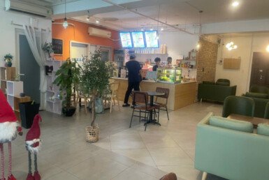 hien-trang-shophouse-dang-kinh-doanh-cafe-banh-mi