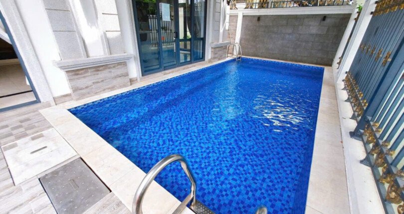 ho boi nha biet thu cho thue 810x430 - Giá cho thuê nhà Biệt thự đơn lập Phú Mỹ Hưng có hồ bơi T8/2025