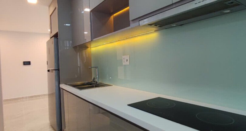 khong gian bep trong can ho ban 810x430 - Bán căn hộ 3pn block D chung cư Scenic Valley 1 phường Tân Mỹ Giá 8,540 tỷ