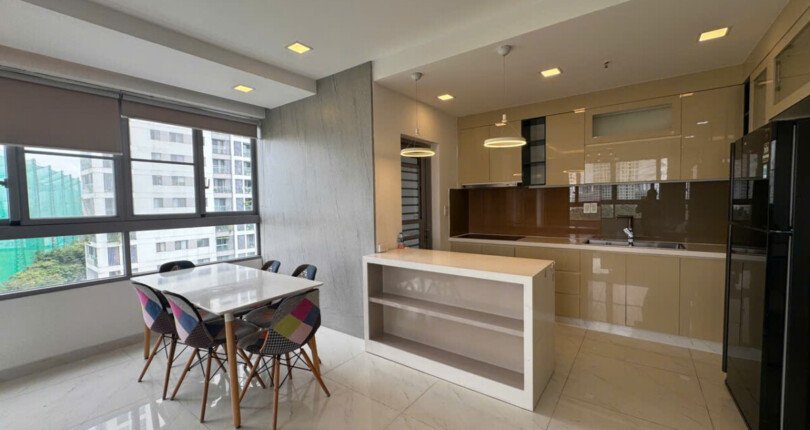 khong gian bep va phong an 2 810x430 - Hàng hiếm bán căn hộ số 05 tòa nhà D chung cư Green Valley phường Tân Mỹ