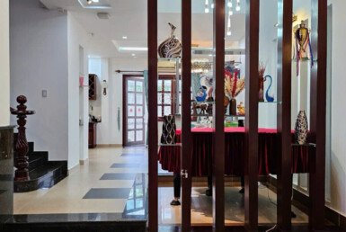 khong-gian-phong-khach-tang-tret