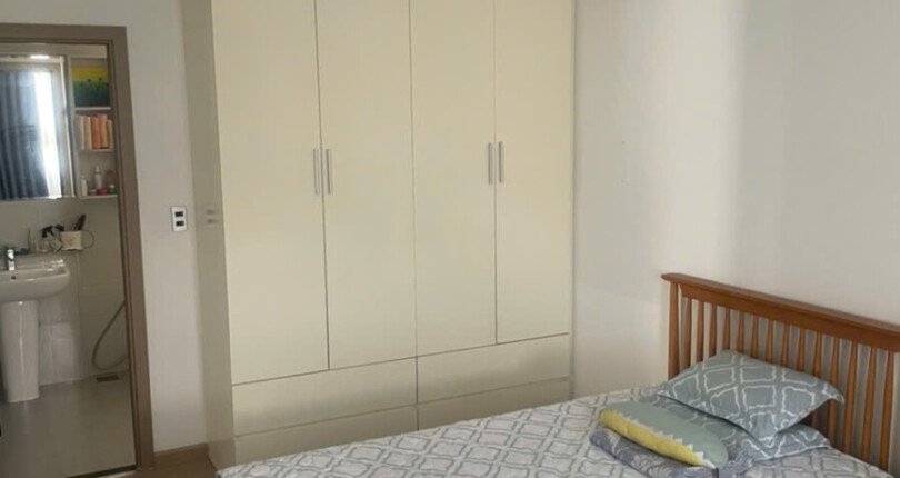 khong gian phong ngu can ho ban 810x430 - Bán gấp căn hộ 3pn có ban công phòng khách chung cư Scenic Valley 2 phường Tân Mỹ T8/2025
