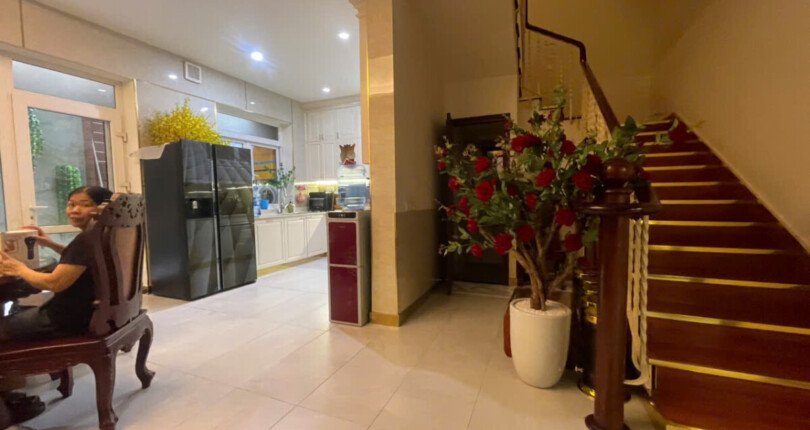 khong gian tang tret 1 810x430 - Giá mua bán nhà Biệt thự nguyên căn số 08 Nội khu Mỹ Thái 1 phường Tân Mỹ T9/2025