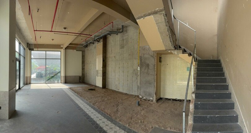 khong gian tret rong rai 810x430 - Giá cho thuê Shophouse góc khối đế chung cư Urban Hill T8/2025