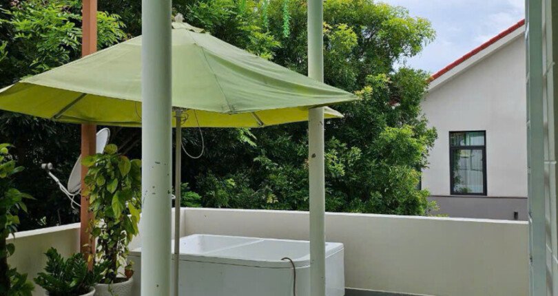 khu vu san thuong 810x430 - Giá mua bán nhà Biệt thự B43 Nam Thông 1 Phú Mỹ Hưng T8/2025