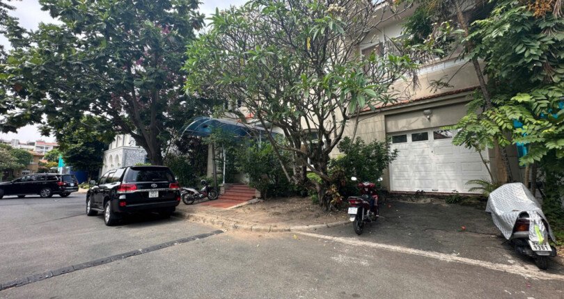 mat duong noi khu rong rai 810x430 - Giá mua bán nhà Biệt thự nguyên căn góc đường Nội khu Phú Gia phường Tân Hưng T9/2025