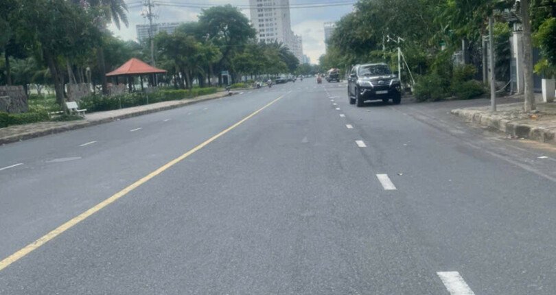 nha biet thu ban lien ke cong vien nam vien 810x430 - Giá mua bán nhà Biệt thự nguyên căn góc đường C - Nam khu Nam Thông 2 T8/2025