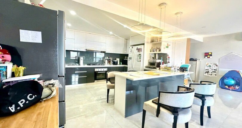 phong an va bep 810x430 - Bán gấp căn hộ Happy Valley Phú Mỹ Hưng tòa A, 135m2, giá 10,5 tỷ
