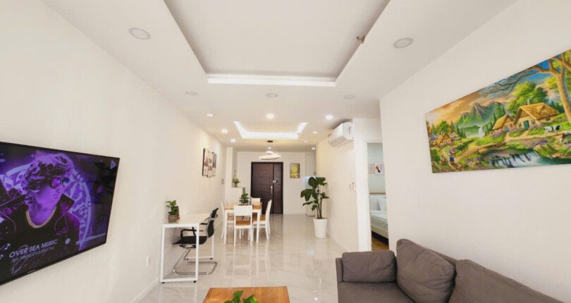 phong khach can ho ban 25 810x430 - Bán căn hộ chung cư Scenic Valley 1, 03pn, giá 8.5 tỷ, đầy đủ nội thất , xem nhà dễ.