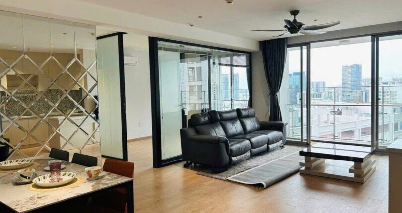 phong khach can ho ban 34 810x430 - Bán căn hộ 3pn tòa nhà B căn góc chung cư Green Valley giá 10,6 tỷ lầu cao, nhà đẹp