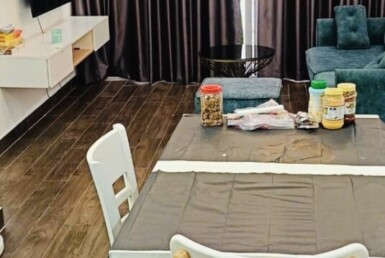 phong khach can ho ban 43 385x258 - Thị trường 6,3 tỷ cho căn 70m2, chung cư Scenic Valley 1, riêng giỏ hàng bên em chỉ 6 tỷ, cho căn hộ 70m2, đầy đủ nội thất.