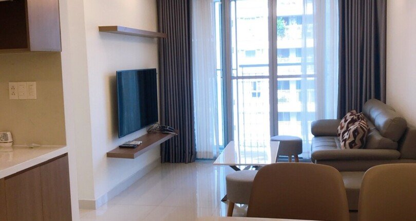 phong khach can ho ban 5 810x430 - Giá mua bán căn hộ 2pn Tháp G chung cư Scenic Valley 1 phường Tân Mỹ T8/2025