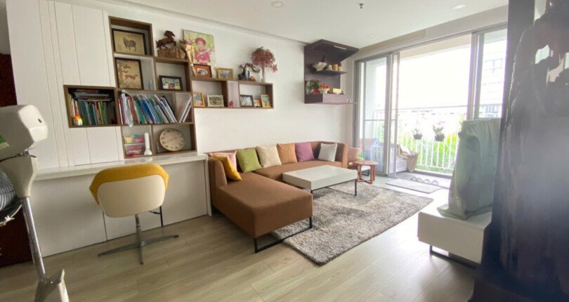 phong khach can ho can ban 1 810x430 - Bán căn hộ chung cư Scenic Valley 1, 110m2, giá 8.550 tỷ, nội thất đầy đủ, xem nhà dễ.