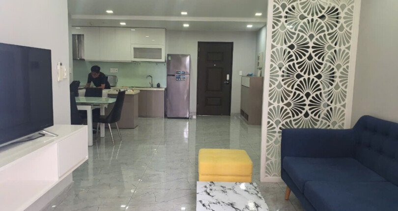 phong khach can ho can ban 4 810x430 - Bán căn hộ chung cư Scenic Valley 1, 89m2, 02pn, giá 7.480 tỷ, nhà đang có hợp đồng thuê 20tr/tháng.