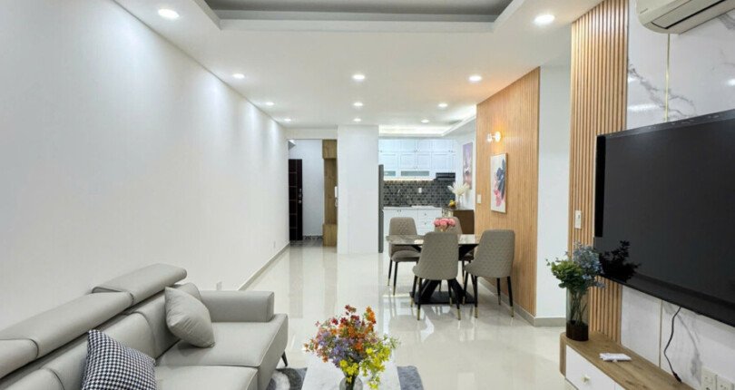 phong khach can ho cho thue 6 810x430 - Bán căn góc chung cư Sky Garden 3, 74m2, 03pn, giá 5.9 tỷ, nhà đẹp, nội thất đầy đủ.