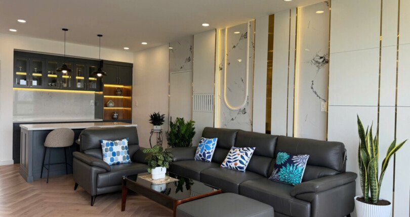 phong khach hoan thien moi 810x430 - Giá mua bán căn hộ 3pn - 164m2 Tháp C chung cư The Panorama phường Tân Hưng T8/2025