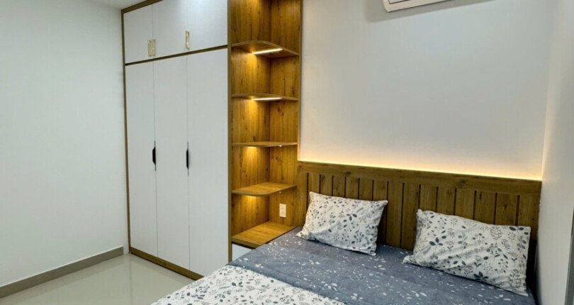 phong ngu can ho can cho thue 10 810x430 - Bán căn góc chung cư Sky Garden 3, 74m2, 03pn, giá 5.9 tỷ, nhà đẹp, nội thất đầy đủ.