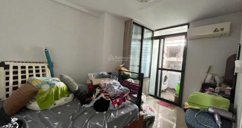 phong ngu chinh 810x430 - Giá mua bán căn hộ 3pn tháp B chung cư Park View phường Tân Hưng T9/2025