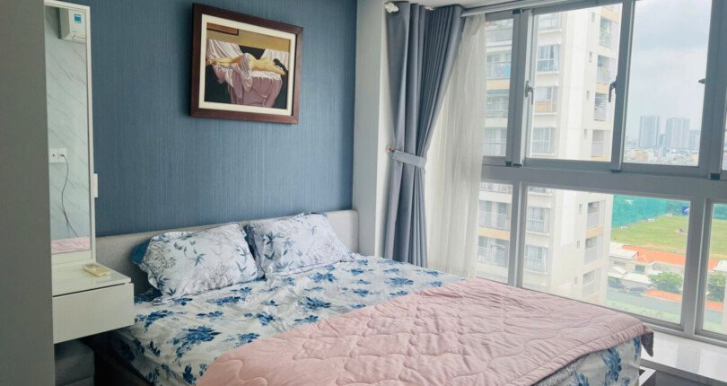 phong ngu co cua so lon 810x430 - Mua bán căn hộ 77m2 tòa nhà G chung cư Scenic Valley 1 giá 6,8 tỷ