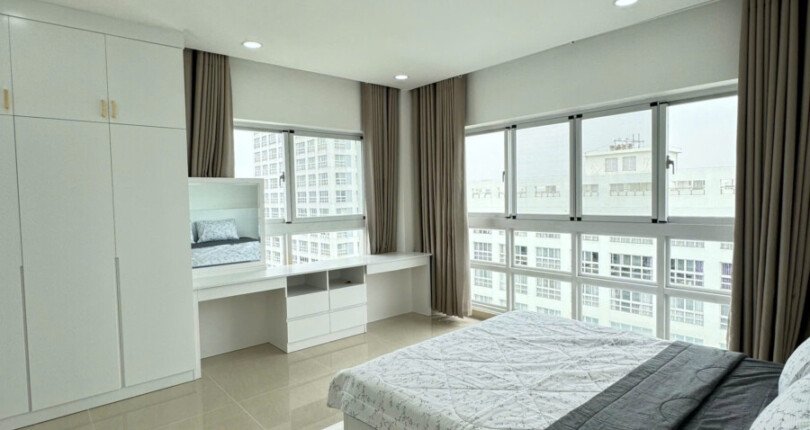 phong ngu master 4 810x430 - Giá mua bán căn hộ 3pn tòa L chung cư Happy Valley phường Tân Hưng T9/2025