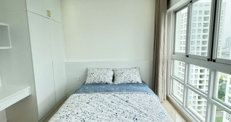 phong ngu nho 9 810x430 - Giá mua bán căn hộ 3pn tòa L chung cư Happy Valley phường Tân Hưng T9/2025