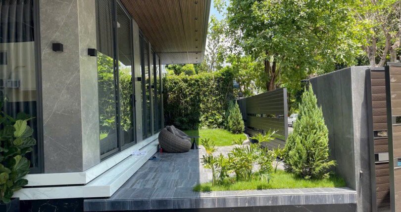 san vuon nha biet thu cho thue 810x430 - Giá cho thuê nhà Biệt thự nguyên căn góc đường Nội khu Mỹ Giang phường Tân Hưng T8/2025