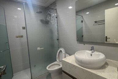 toilet-can-ho-ban