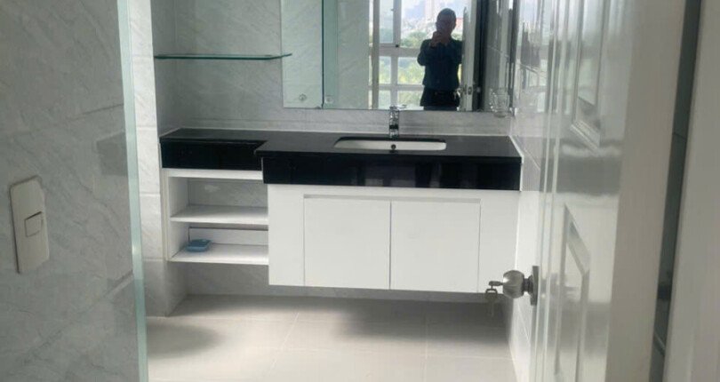 toilet rong rai 810x430 - Mua bán căn hộ 3pn số 01 tòa L chung cư Happy Valley phường Tân Hưng giá 8,5 tỷ